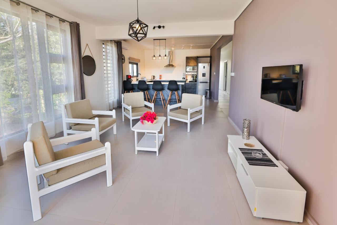 Oceanbreeze Apartments Mont Choisy Екстер'єр фото
